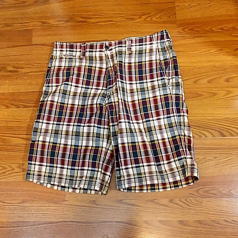 Gap Mens Colorful Golf + Shorts Sz 33 4 Large Pockets 2 in back snap down